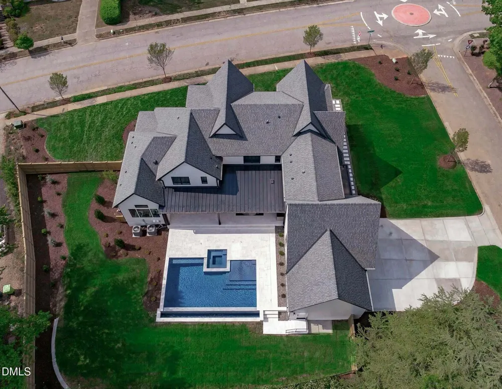7917 S Bridgewater Ct, Raleigh, NC 27615