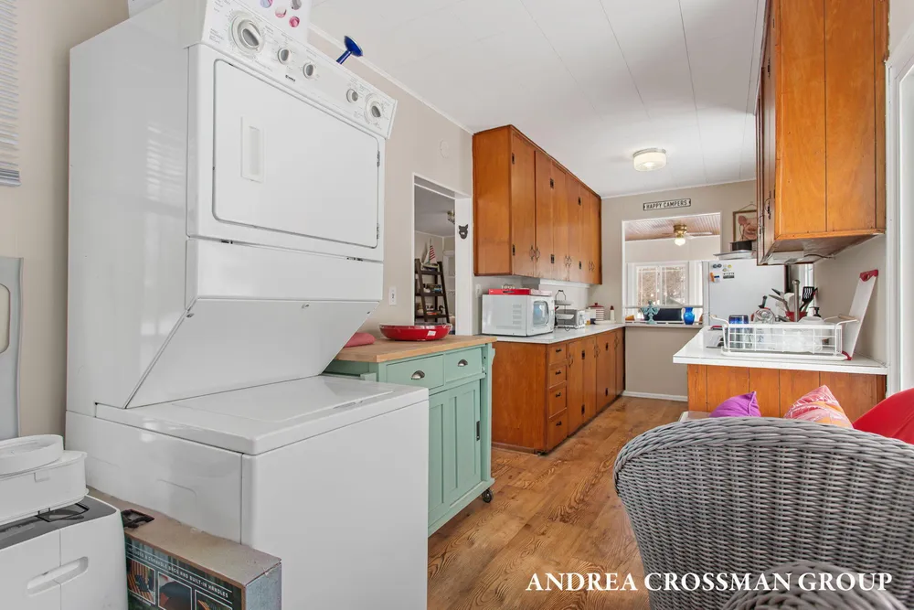 658 Allegan St, Saugatuck, MI 49453