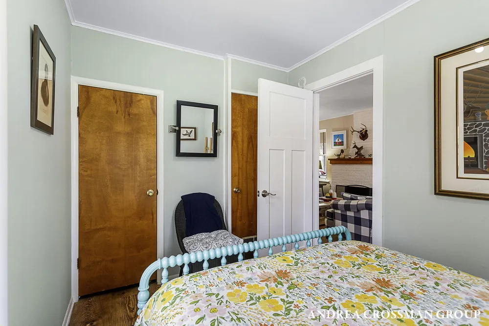 658 Allegan St, Saugatuck, MI 49453