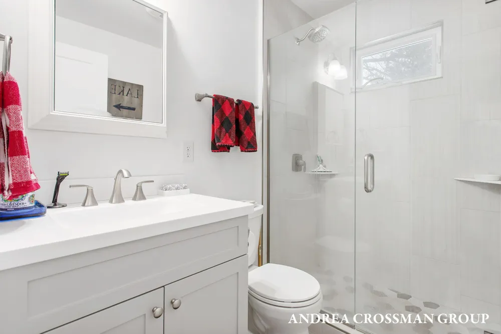 658 Allegan St, Saugatuck, MI 49453