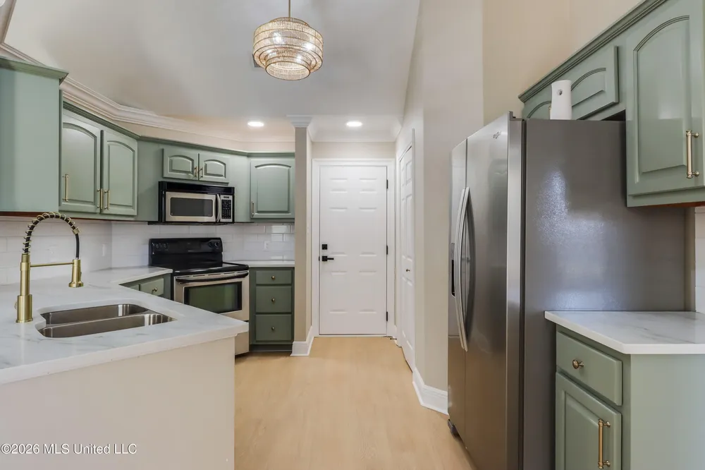8516 Kono Pl, Diamondhead, MS 39525
