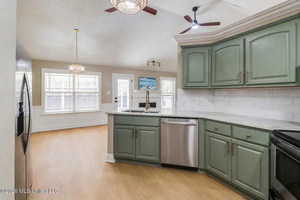 8516 Kono Pl, Diamondhead, MS 39525