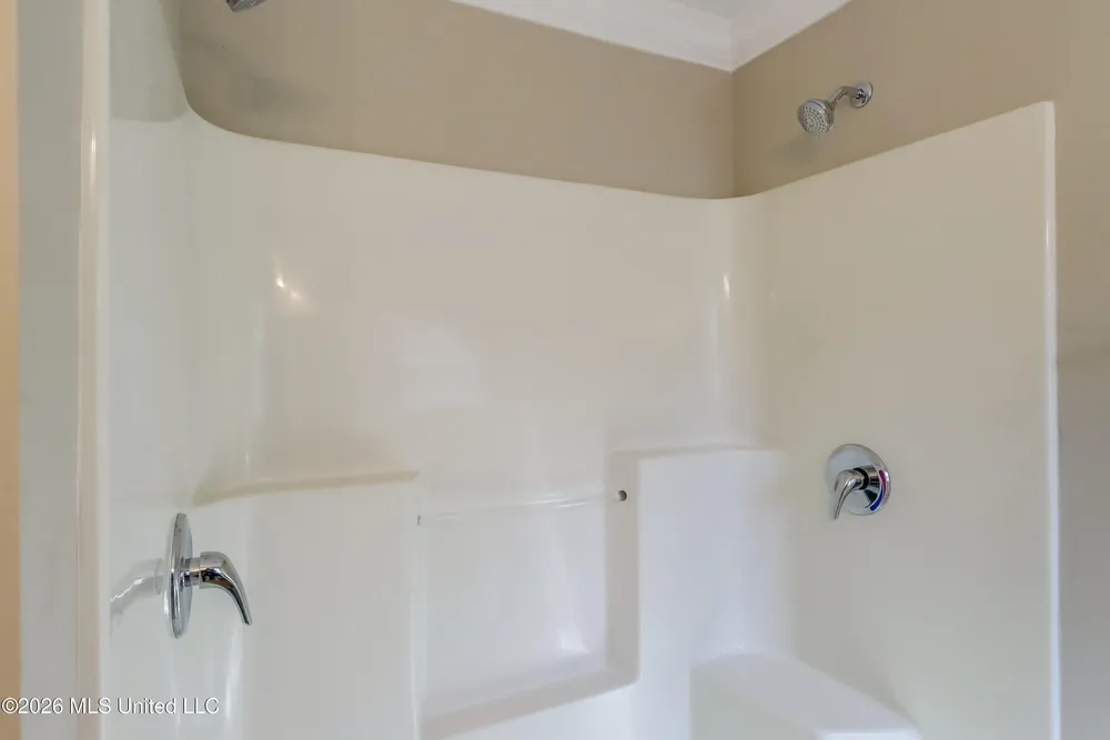 8516 Kono Pl, Diamondhead, MS 39525