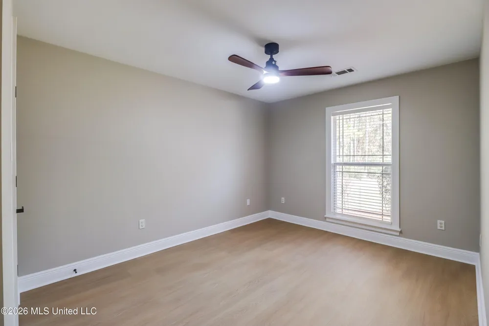 8516 Kono Pl, Diamondhead, MS 39525