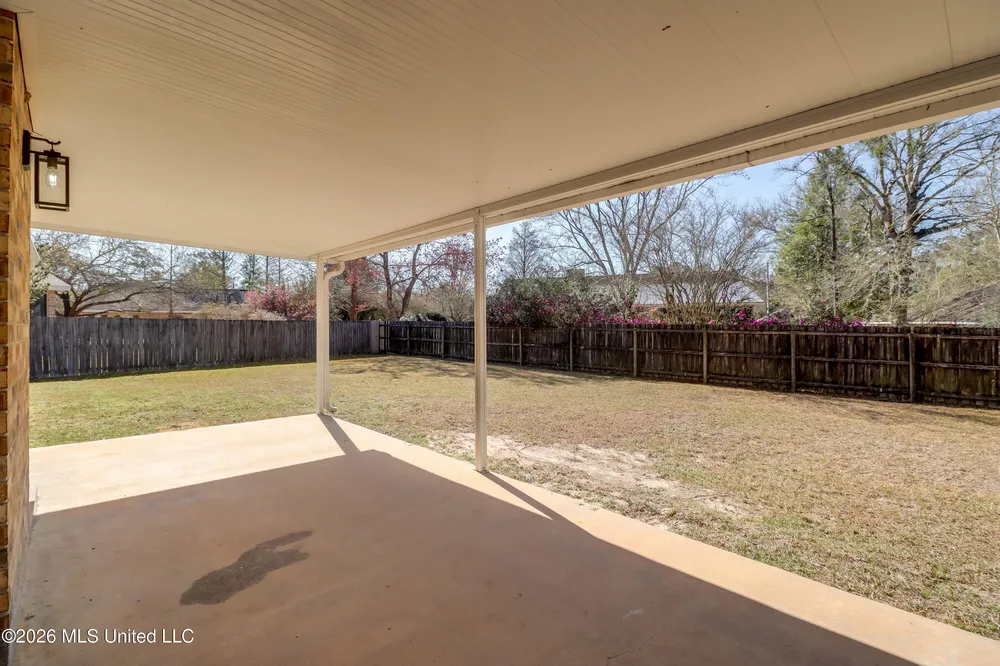 8516 Kono Pl, Diamondhead, MS 39525