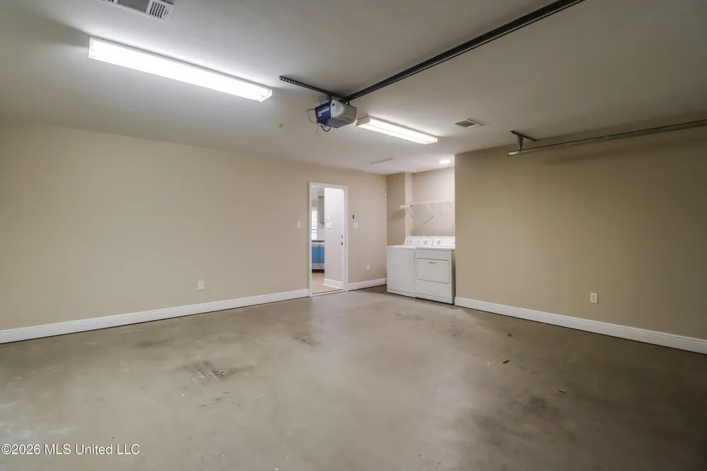 8516 Kono Pl, Diamondhead, MS 39525