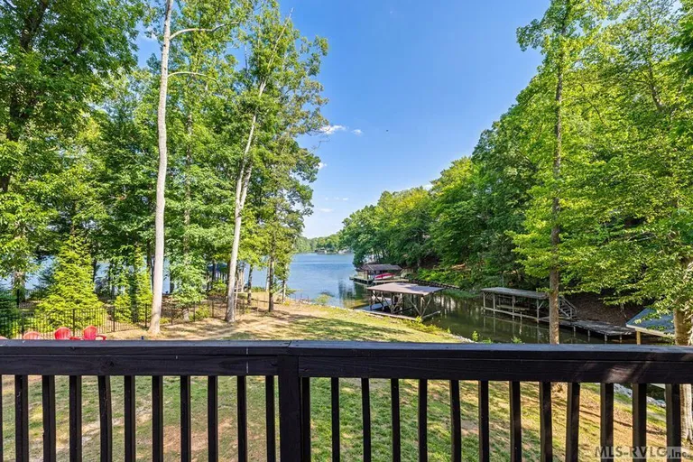 106 Bass Ct, Macon, NC 27551