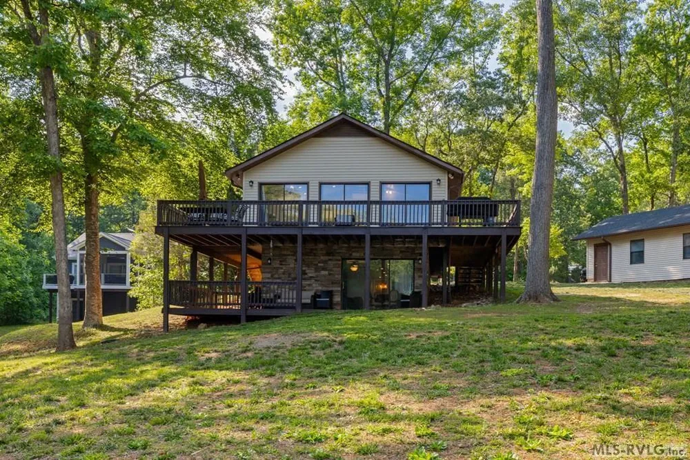 106 Bass Ct, Macon, NC 27551