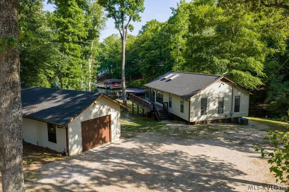 106 Bass Ct, Macon, NC 27551
