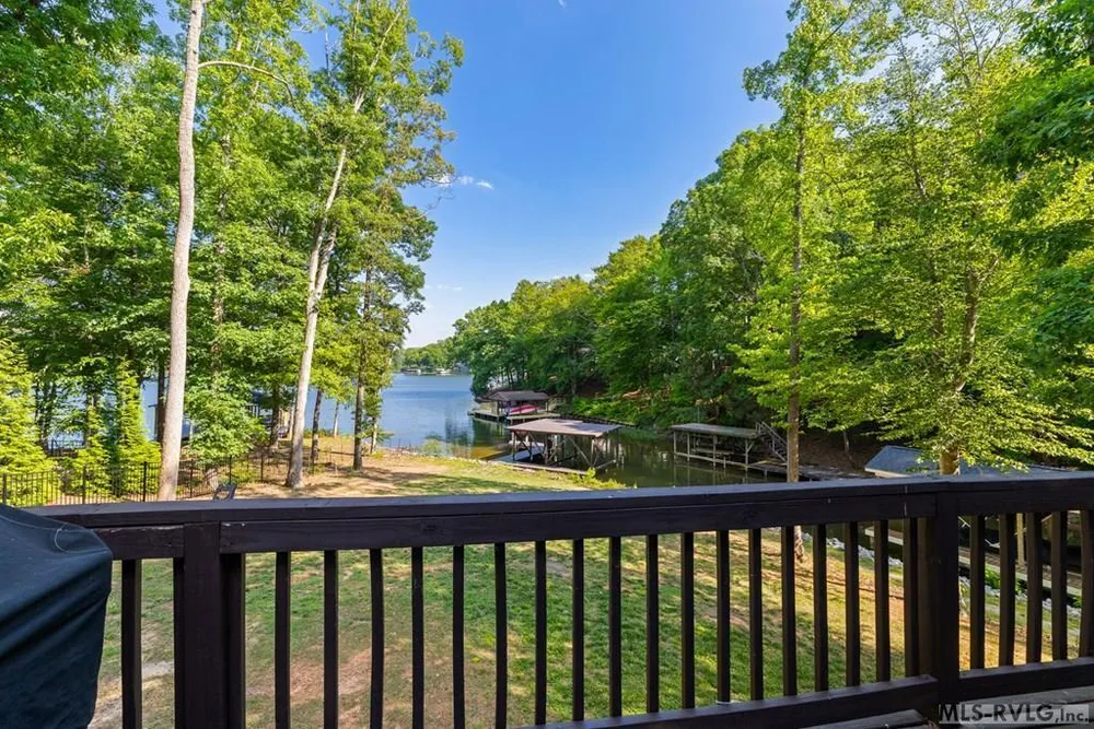 106 Bass Ct, Macon, NC 27551