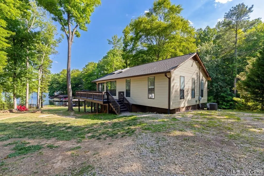 106 Bass Ct, Macon, NC 27551