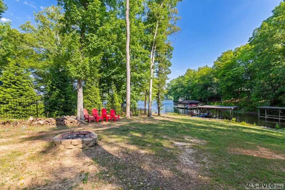106 Bass Ct, Macon, NC 27551