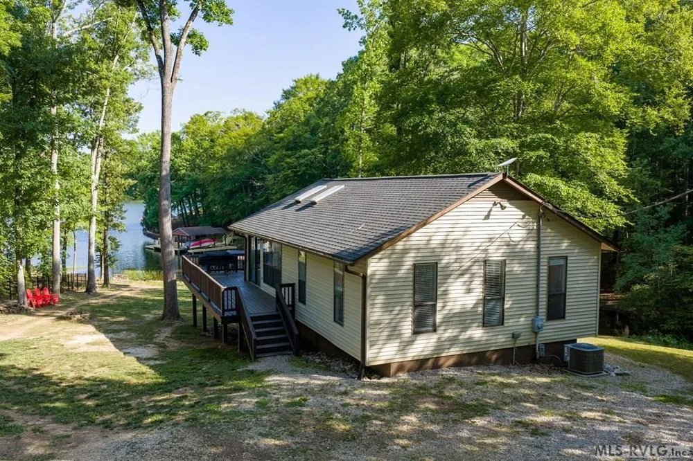 106 Bass Ct, Macon, NC 27551