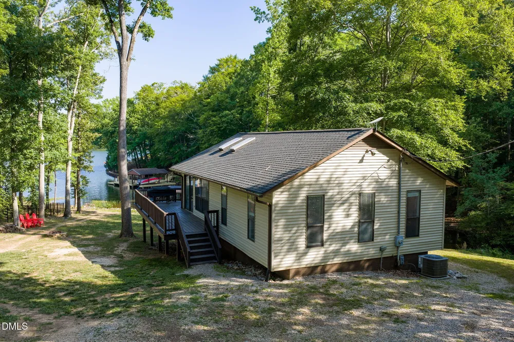 106 Bass Ct, Macon, NC 27551
