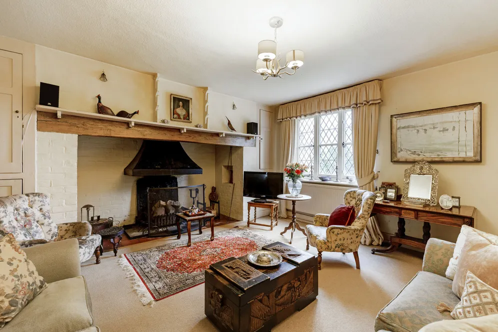 Luxfords Lane, East Grinstead, RH19 photo 3
