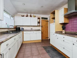 Woodpecker Drive, Hailsham thumb 3