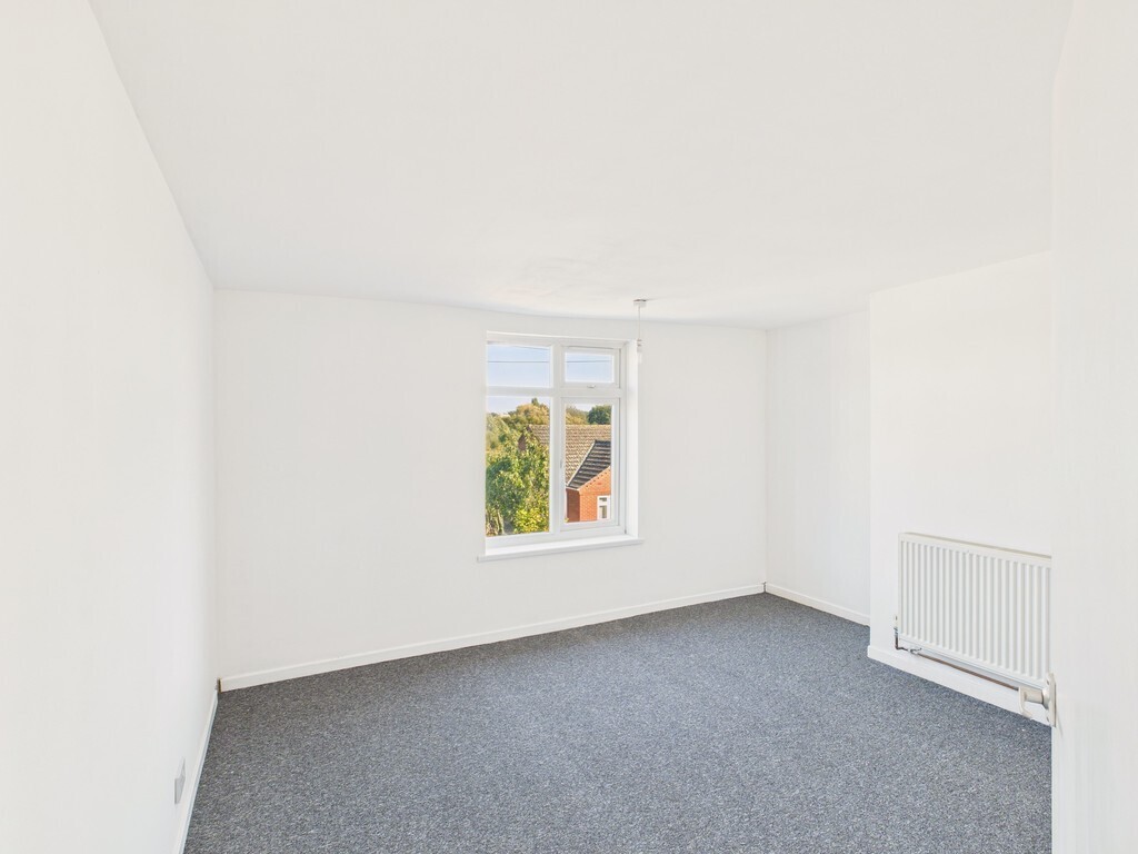 Low Bungay Road, Loddon Image 7
