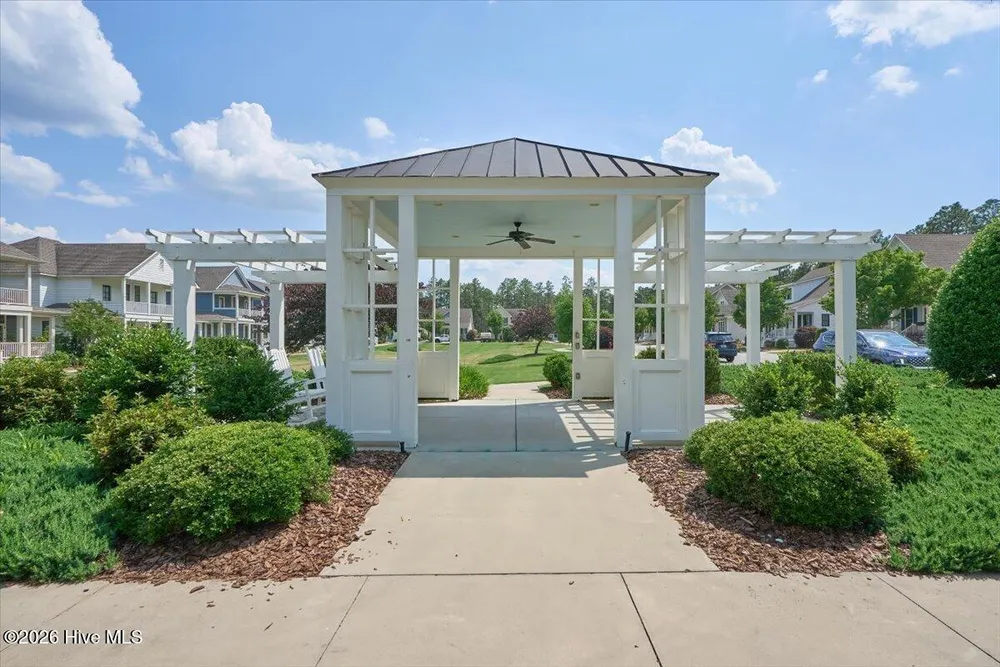 25 Station Ave, Southern Pines, NC 28387