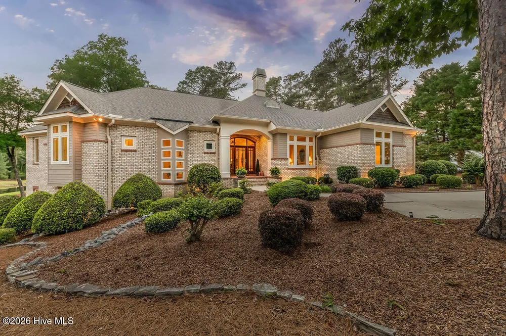 73 McMichael Dr, Pinehurst, NC 28374-6702