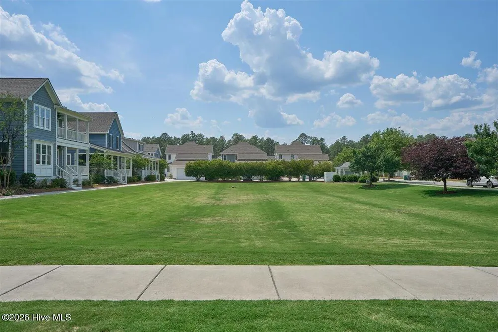 25 Station Ave, Southern Pines, NC 28387