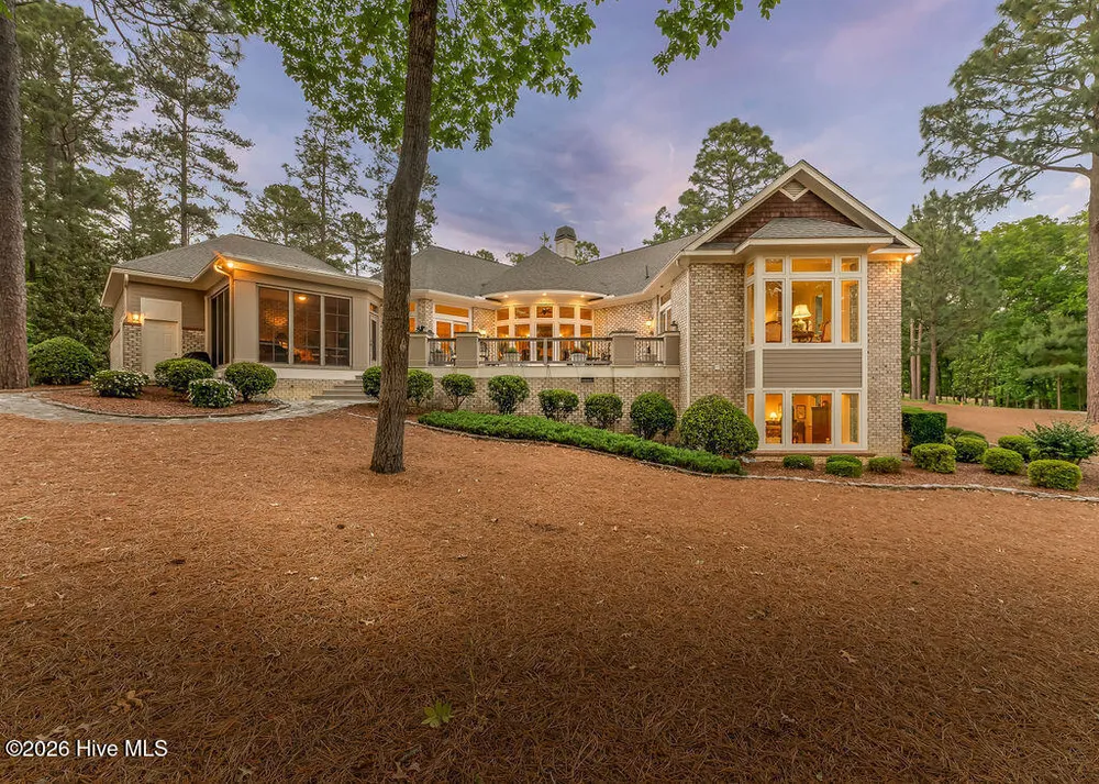73 McMichael Dr, Pinehurst, NC 28374-6702