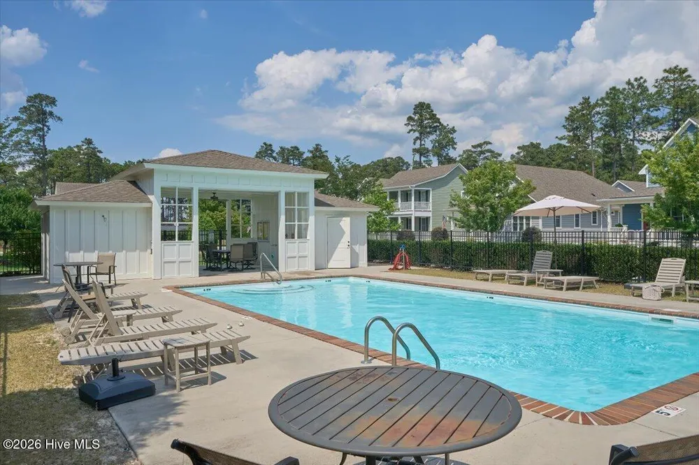 25 Station Ave, Southern Pines, NC 28387