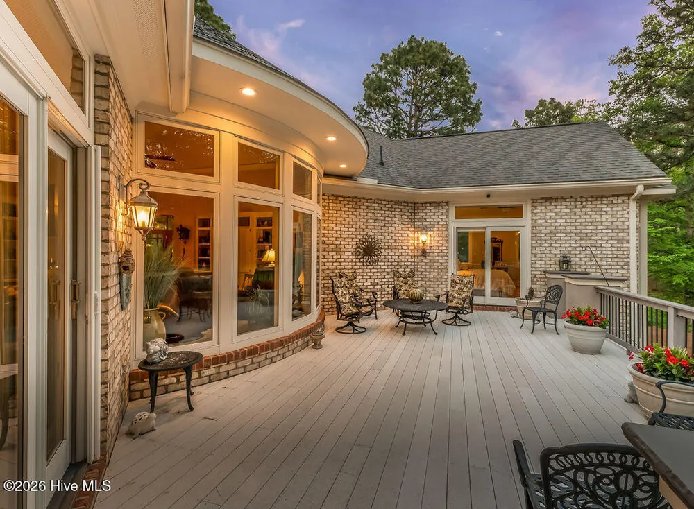 73 McMichael Dr, Pinehurst, NC 28374-6702