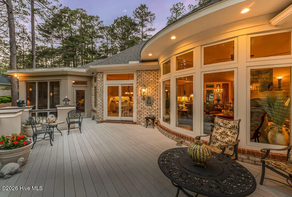 73 McMichael Dr, Pinehurst, NC 28374-6702
