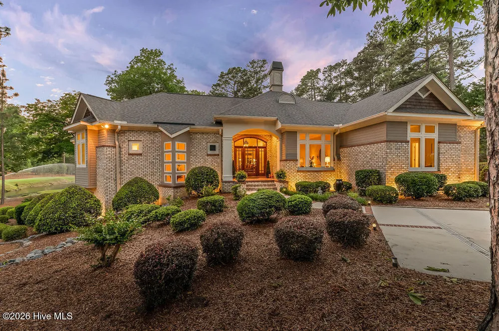73 McMichael Dr, Pinehurst, NC 28374-6702