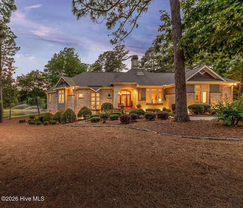 73 McMichael Dr, Pinehurst, NC 28374-6702