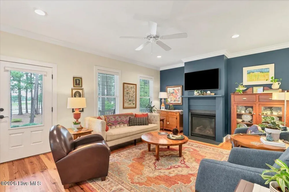 25 Station Ave, Southern Pines, NC 28387