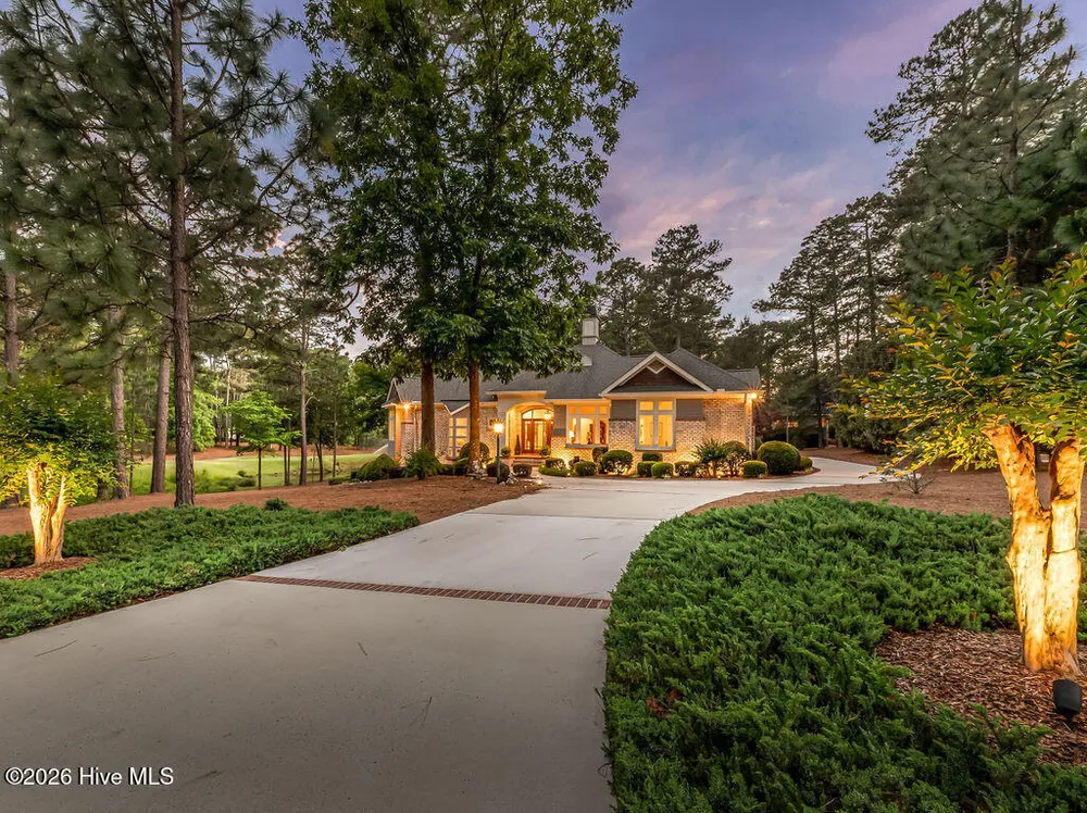 73 McMichael Dr, Pinehurst, NC 28374-6702