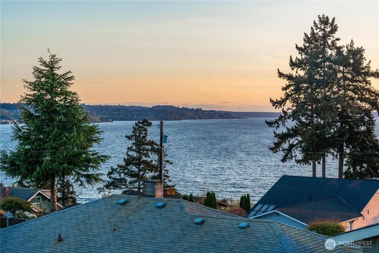 26445 Marine View Dr S, Des Moines, WA 98198