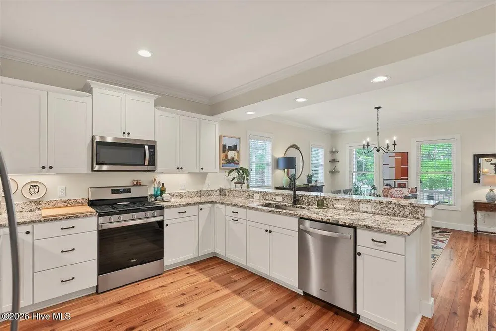 25 Station Ave, Southern Pines, NC 28387