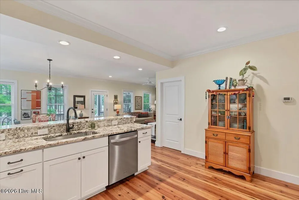 25 Station Ave, Southern Pines, NC 28387