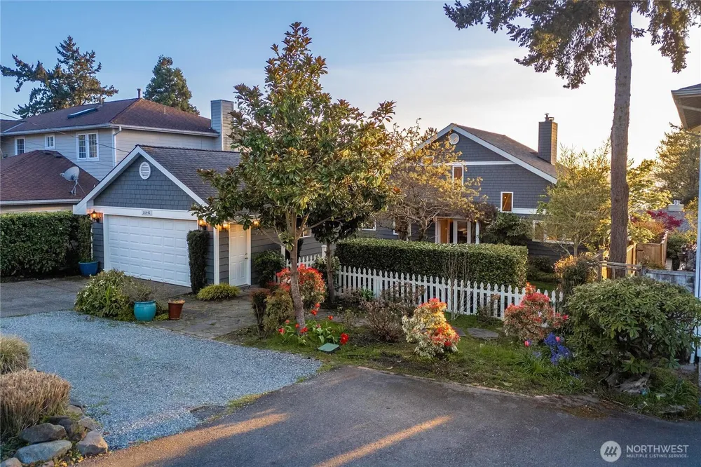 26445 Marine View Dr S, Des Moines, WA 98198