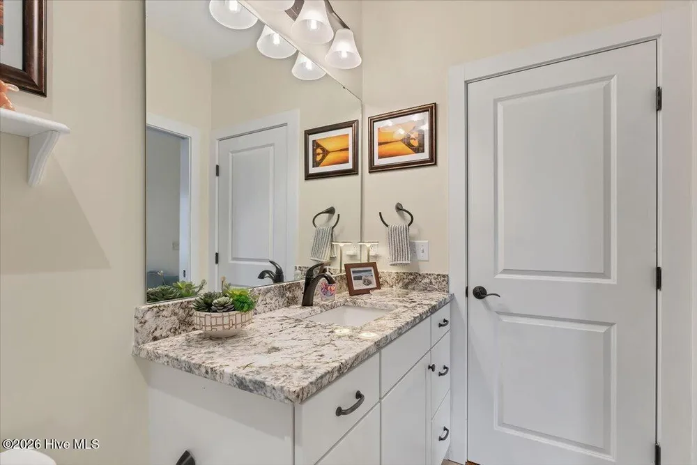 25 Station Ave, Southern Pines, NC 28387