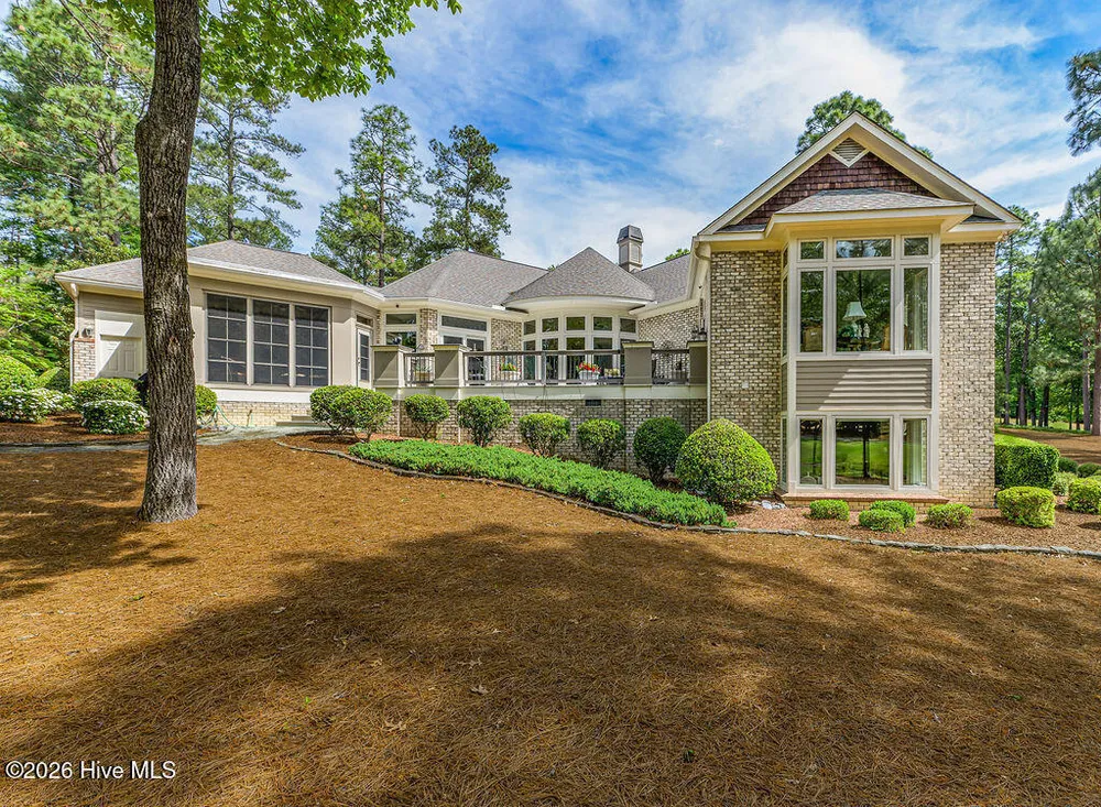 73 McMichael Dr, Pinehurst, NC 28374-6702