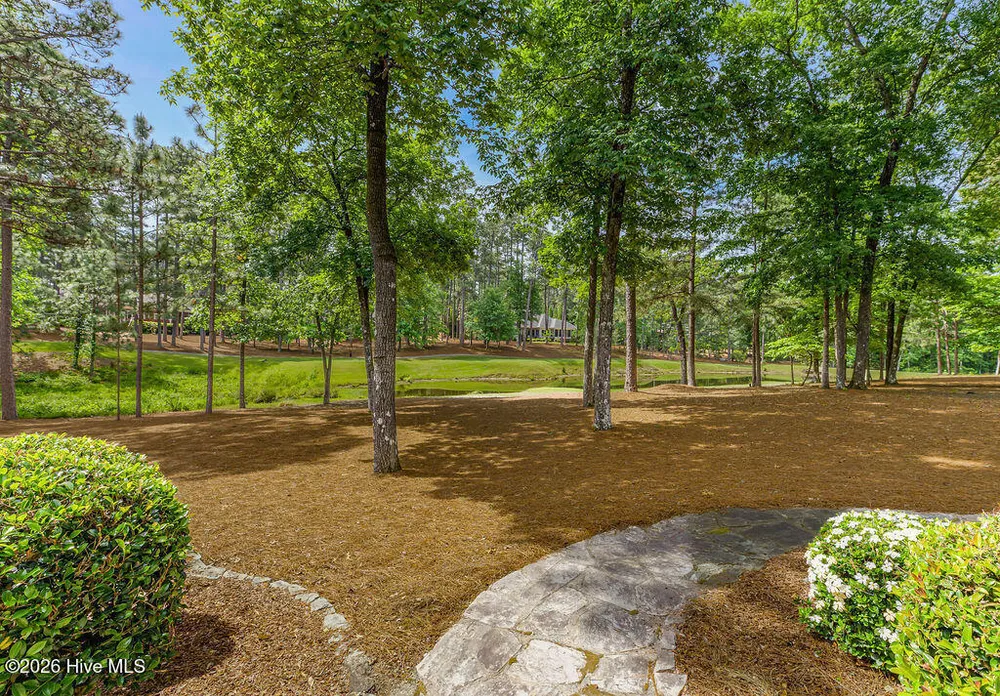 73 McMichael Dr, Pinehurst, NC 28374-6702