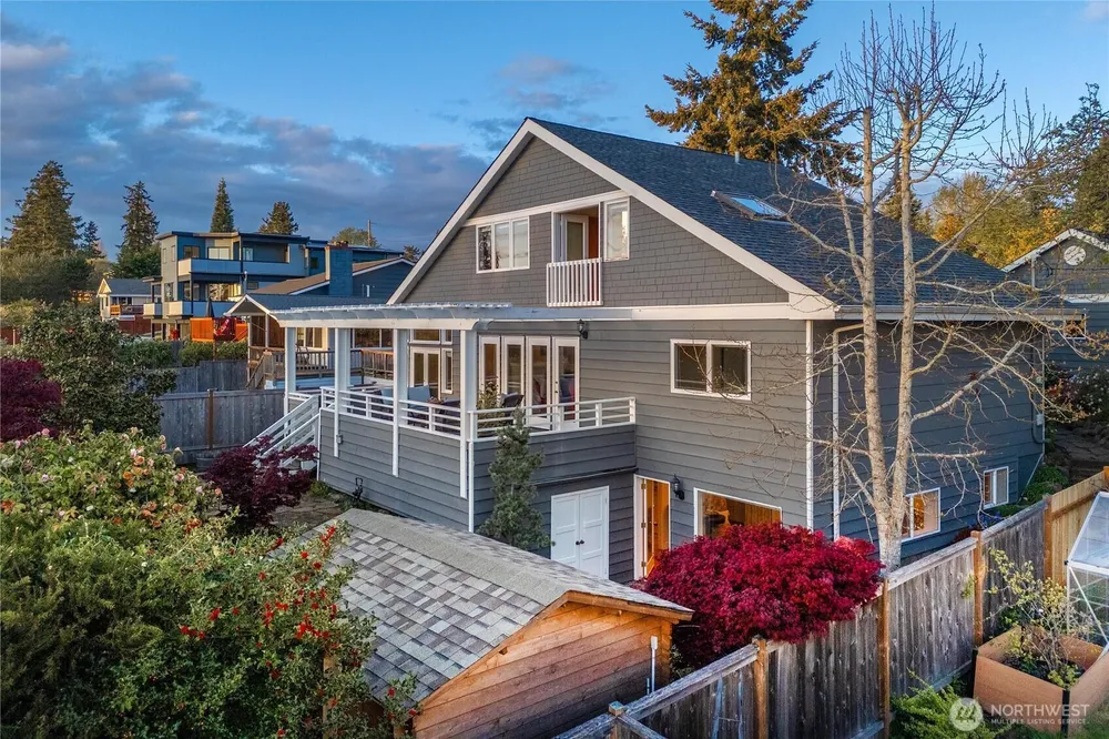 26445 Marine View Dr S, Des Moines, WA 98198