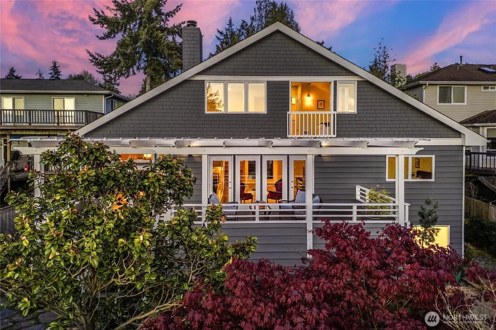 26445 Marine View Dr S, Des Moines, WA 98198