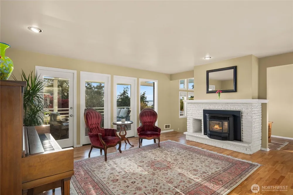 26445 Marine View Dr S, Des Moines, WA 98198