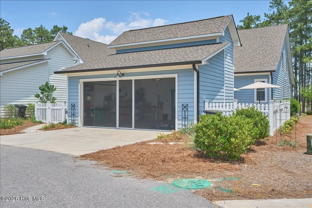 25 Station Ave, Southern Pines, NC 28387