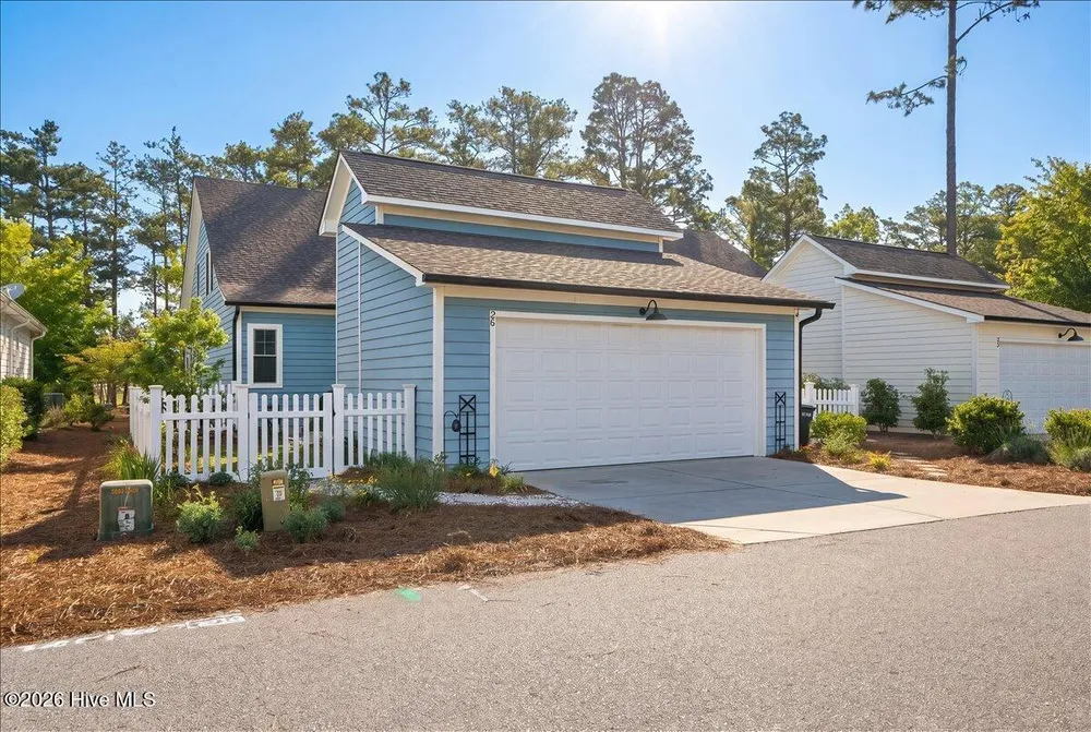 25 Station Ave, Southern Pines, NC 28387