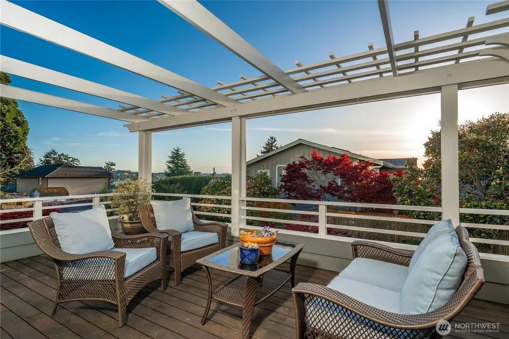 26445 Marine View Dr S, Des Moines, WA 98198