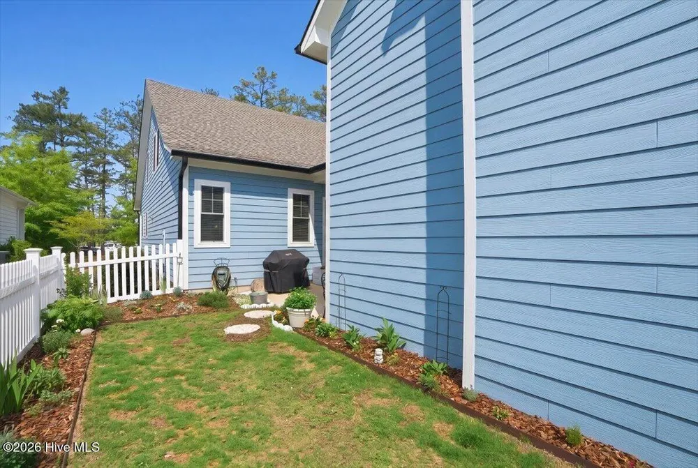 25 Station Ave, Southern Pines, NC 28387