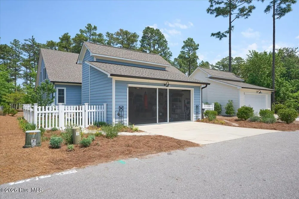 25 Station Ave, Southern Pines, NC 28387