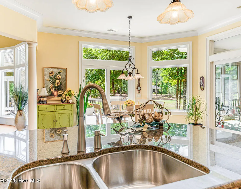 73 McMichael Dr, Pinehurst, NC 28374-6702