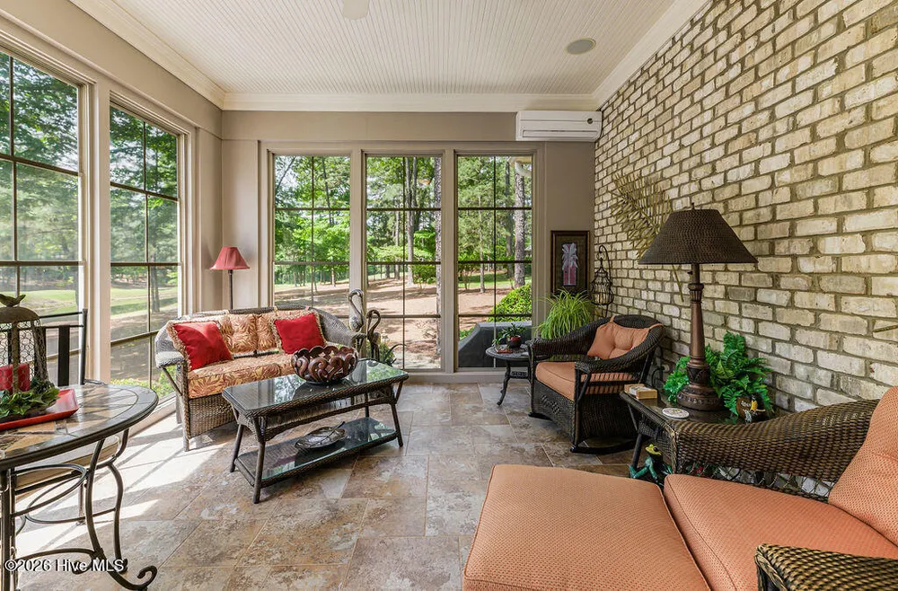 73 McMichael Dr, Pinehurst, NC 28374-6702