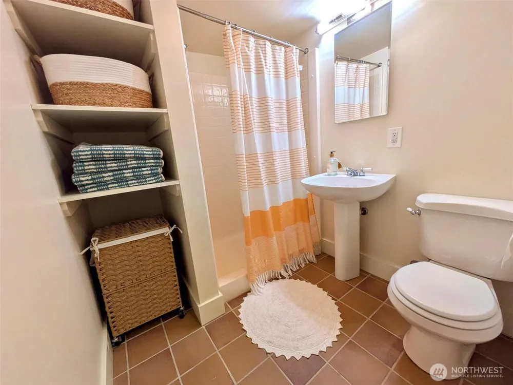 26445 Marine View Dr S, Des Moines, WA 98198